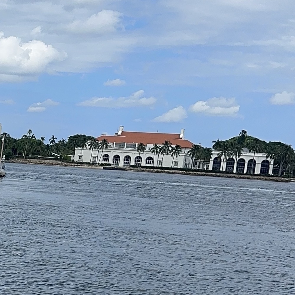 Meet your Posher, Deadre